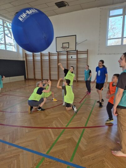 23. 11. 2025 – Turnaje RADAMBUKu ve vybíjené a Kin-ballu - RADAMBUK | Rada dětí a mládeže Jihočeského kraje