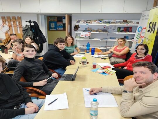 Hlavní vedoucí dětského tábora 2023 - RADAMBUK | Rada dětí a mládeže Jihočeského kraje