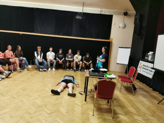 2. 6. 2023 seminář Zdravověda na tábory - RADAMBUK | Rada dětí a mládeže Jihočeského kraje