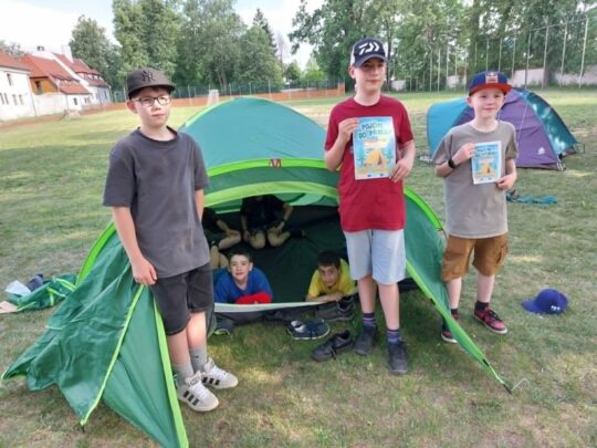Workshop stavba stanů – projekt Pojďme do přírody - RADAMBUK | Rada dětí a mládeže Jihočeského kraje