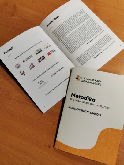 Metodika pro organizace dětí a mládeže – Mezigenerační dialog, kontakty sociální služby pro seniory v Jihoč. kraji - RADAMBUK | Rada dětí a mládeže Jihočeského kraje