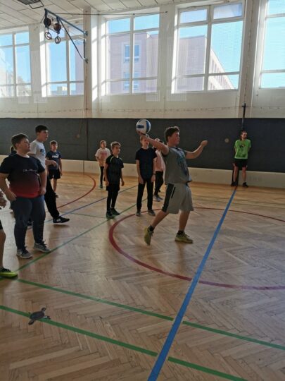 Turnaj RADAMBUKu ve vybíjené a Kin-ballu 12.11.2023 - RADAMBUK | Rada dětí a mládeže Jihočeského kraje