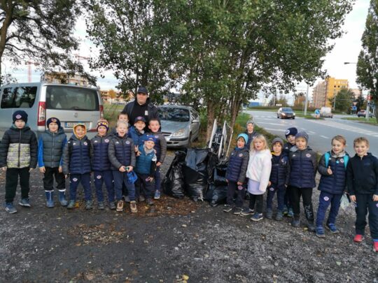 16. 10. 2024- Uklidíme Park Čtyři Dvory - RADAMBUK | Rada dětí a mládeže Jihočeského kraje