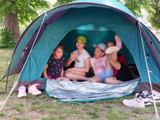 Workshop stavba stanů – projekt Pojďme do přírody - RADAMBUK | Rada dětí a mládeže Jihočeského kraje