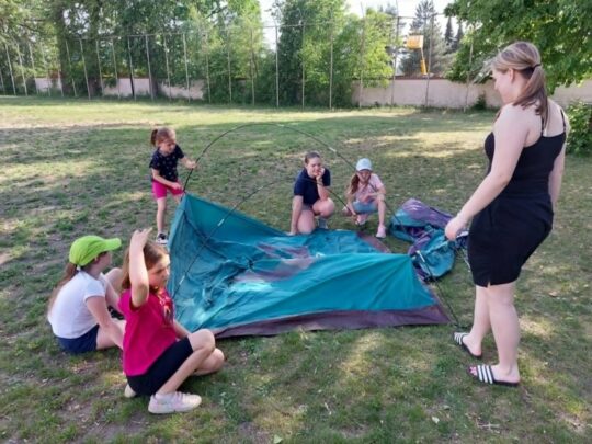 Workshop stavba stanů – projekt Pojďme do přírody - RADAMBUK | Rada dětí a mládeže Jihočeského kraje