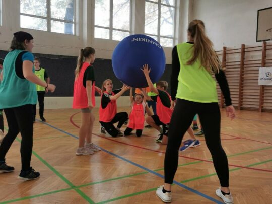 Turnaj RADAMBUKu 23. 10. 2022 – vybíjená, kin-ball - RADAMBUK | Rada dětí a mládeže Jihočeského kraje