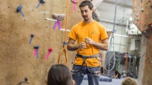 Kurz instruktor lezení na umělých stěnách 21. - 29. 11. 2026 - BP Sport - RADAMBUK | Rada dětí a mládeže Jihočeského kraje